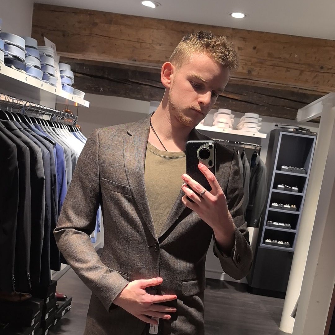 𝑅𝑒𝑒𝑧𝑒's avatar